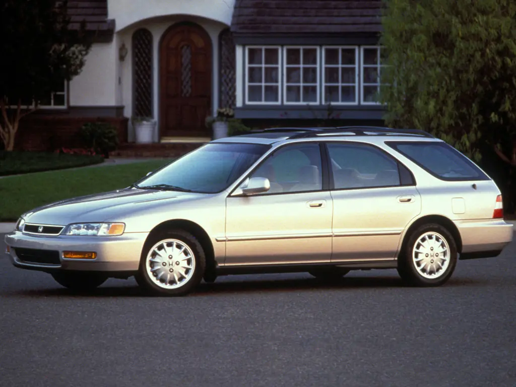 Honda Accord (CE1) 5 поколение, рестайлинг, универсал (08.1995 - 09.1997)